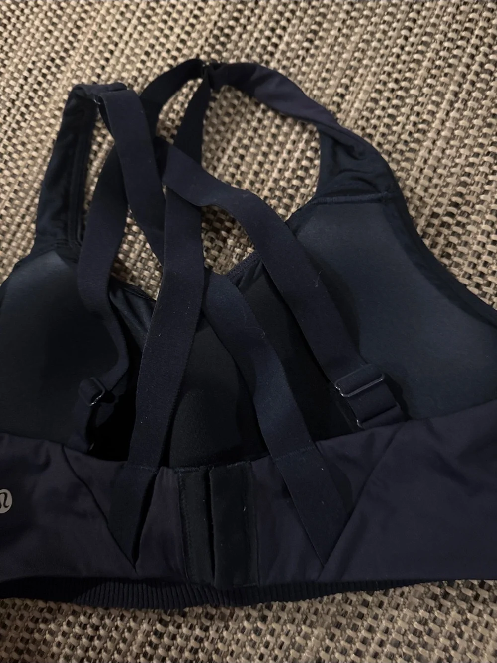 Lululemon NWOT High EnergySports Bra with adjustable straps and built in cups